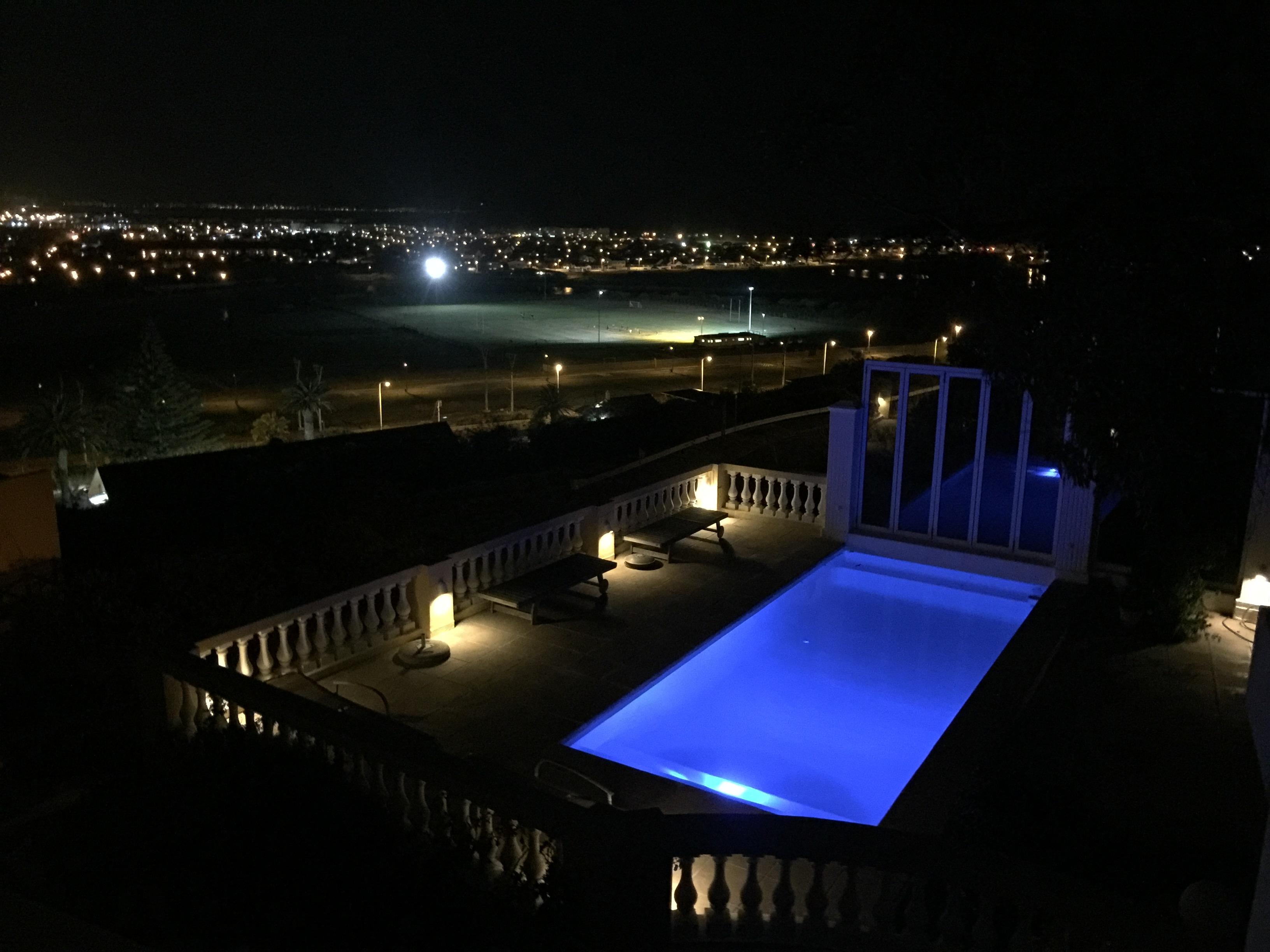 コロナ キャッスル ホテル Lakeside エクステリア 写真